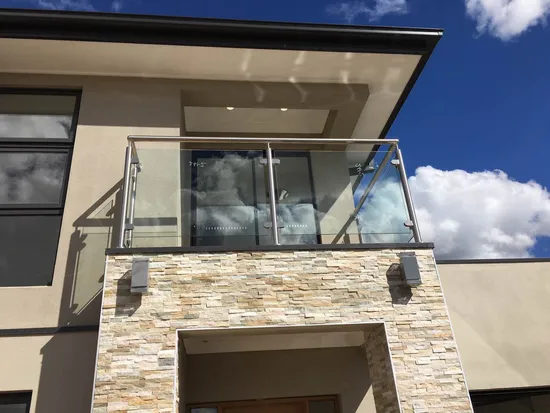 YL Best Price Edelstahl-Balustraden Rahmenlose Balkonpfosten Balkonhandlauf Deck Terrasse Glasgeländer