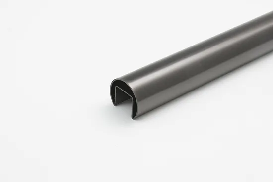 Minimalistische Treppengeländersysteme aus Glas mit Vierkantrohrrahmen vom chinesischen Hersteller